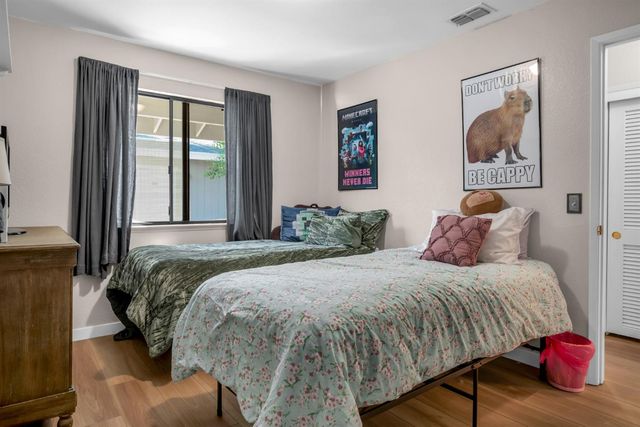 3661 Gold Creek Ln, Sacramento, CA 95827