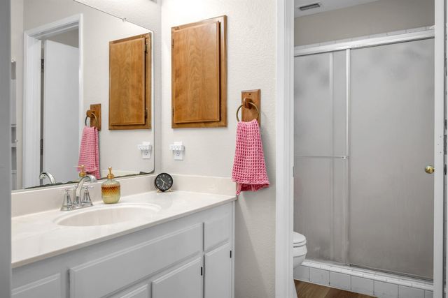 3661 Gold Creek Ln, Sacramento, CA 95827