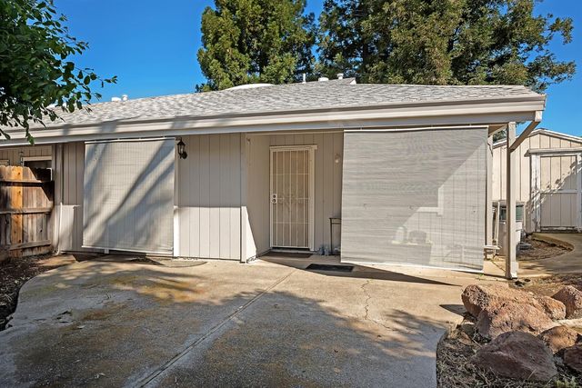 3661 Gold Creek Ln, Sacramento, CA 95827