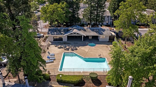 3661 Gold Creek Ln, Sacramento, CA 95827