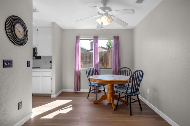 3661 Gold Creek Ln, Sacramento, CA 95827