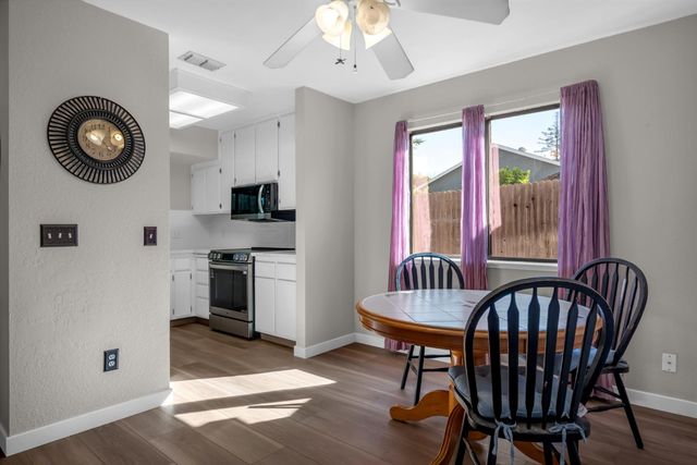 3661 Gold Creek Ln, Sacramento, CA 95827