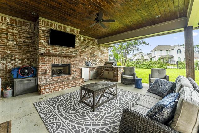 4122 Oleander Drive, Lake Charles, LA 70605