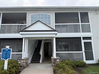 2710 S Knightsbridge Circle, Ann Arbor, MI 48105