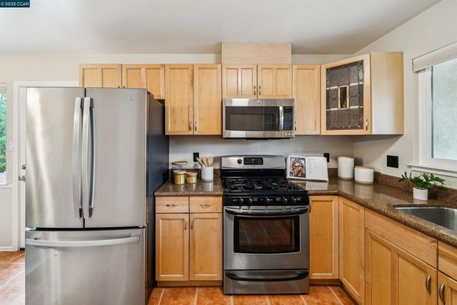 3141 Deseret Dr, Richmond, CA 94803