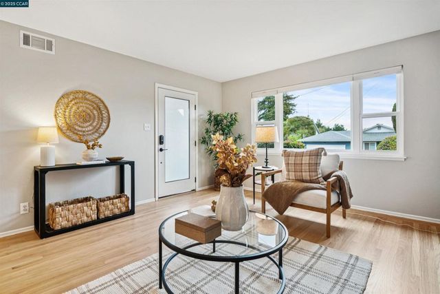 3141 Deseret Dr, Richmond, CA 94803