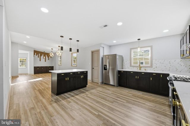 233 CHESTNUT ST, Mount Holly, NJ 08060