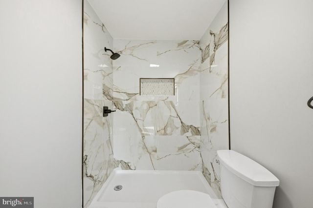 233 CHESTNUT ST, Mount Holly, NJ 08060