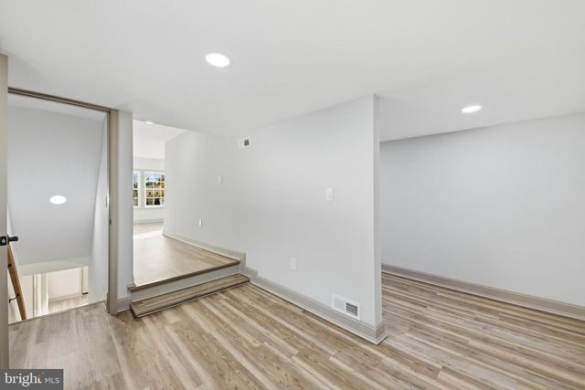 233 CHESTNUT ST, Mount Holly, NJ 08060