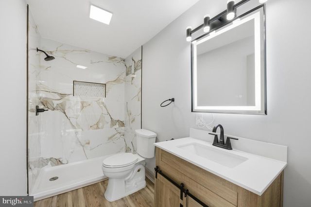 233 CHESTNUT ST, Mount Holly, NJ 08060