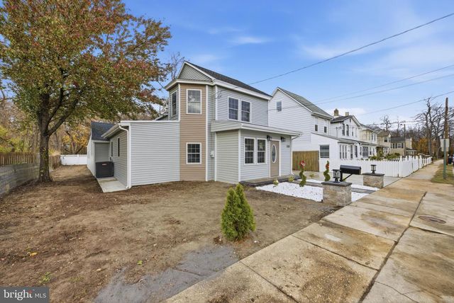 233 CHESTNUT ST, Mount Holly, NJ 08060
