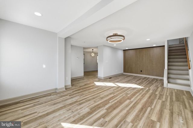 233 CHESTNUT ST, Mount Holly, NJ 08060