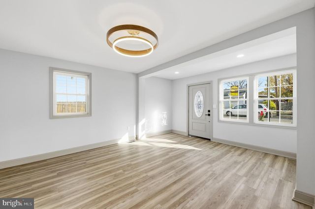 233 CHESTNUT ST, Mount Holly, NJ 08060