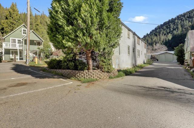 402 Main St, Downieville, CA 95936