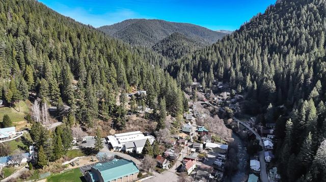 402 Main St, Downieville, CA 95936