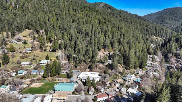 402 Main St, Downieville, CA 95936
