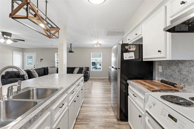 13743 Fm 1409, Old River-winfree, TX 77535