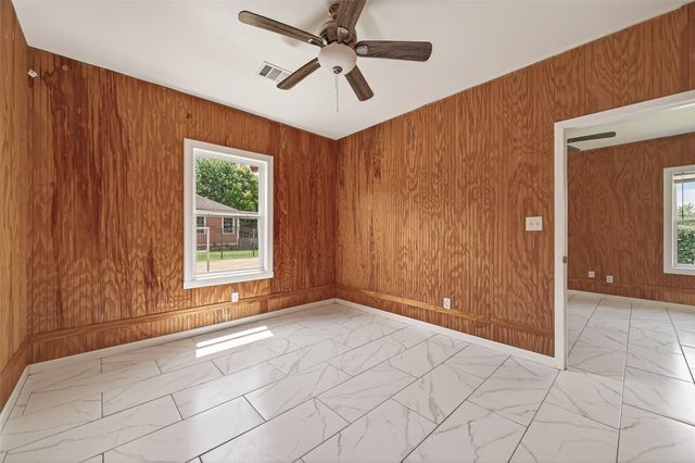 5220 Simsbrook Drive, Houston, TX 77045