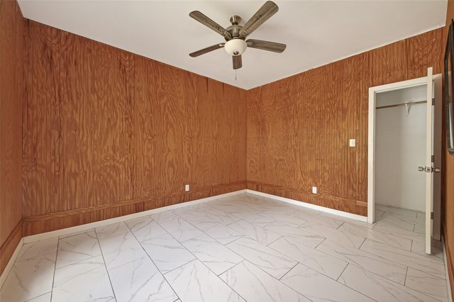 5220 Simsbrook Drive, Houston, TX 77045