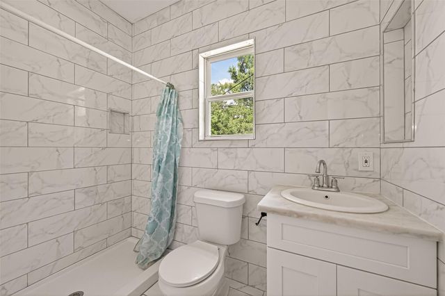 5220 Simsbrook Drive, Houston, TX 77045