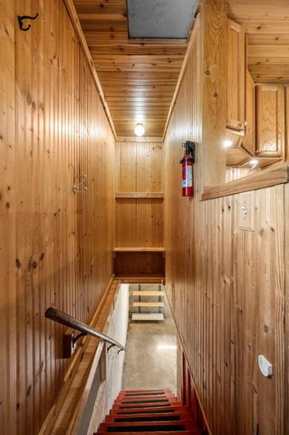 212 4th Avenue NE, Cambridge, MN 55008