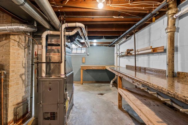 212 4th Avenue NE, Cambridge, MN 55008