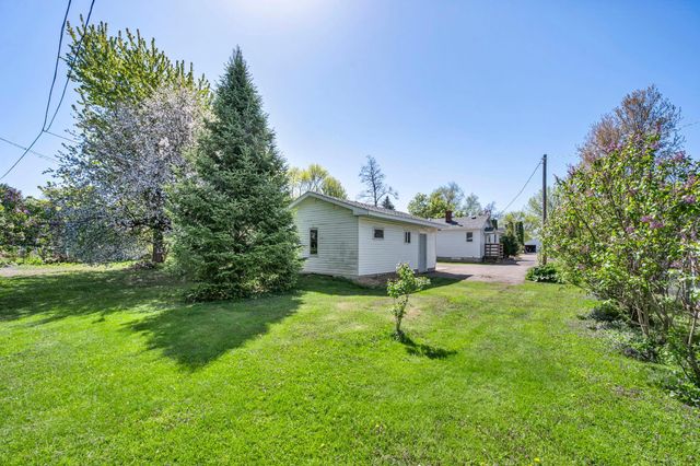 212 4th Avenue NE, Cambridge, MN 55008