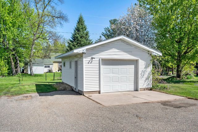 212 4th Avenue NE, Cambridge, MN 55008