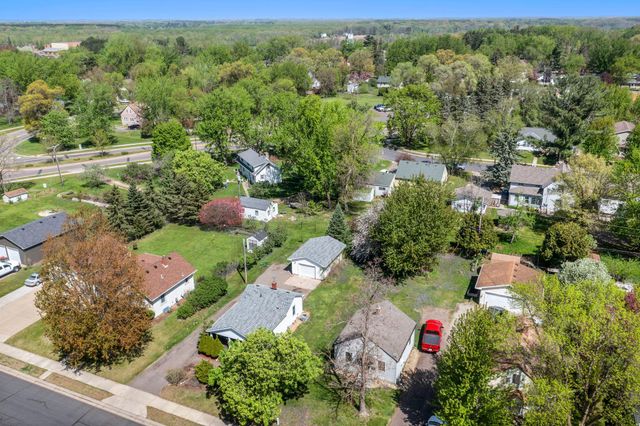 212 4th Avenue NE, Cambridge, MN 55008