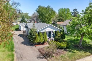 212 4th Avenue NE, Cambridge, MN 55008