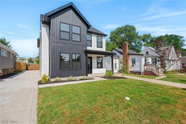 4232 Brookway Lane, Brooklyn, OH 44144