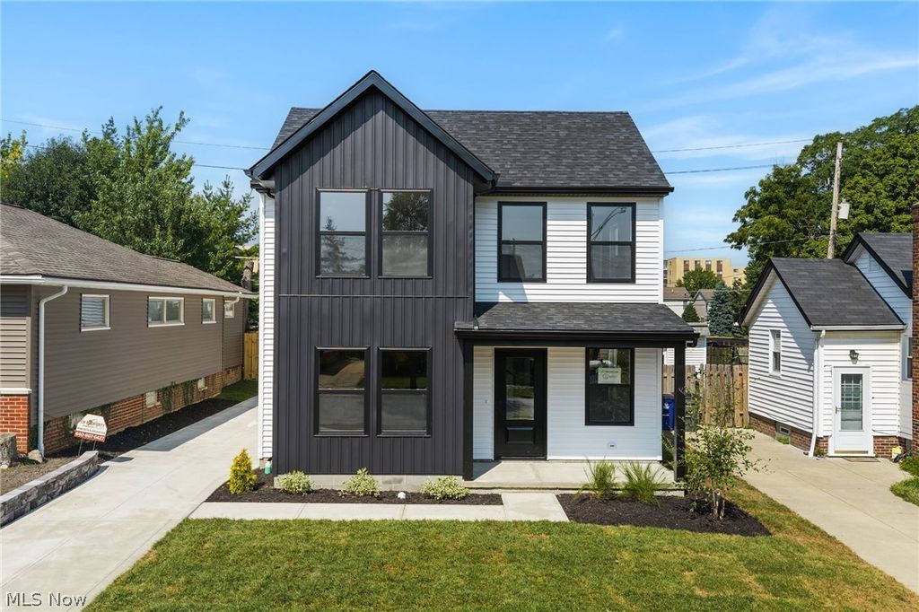 4232 Brookway Lane, Brooklyn, OH 44144