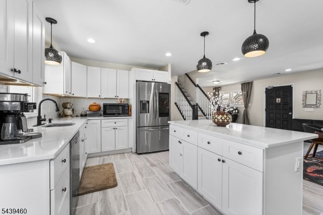 88 Leber Ave, Carteret Boro, NJ 07008