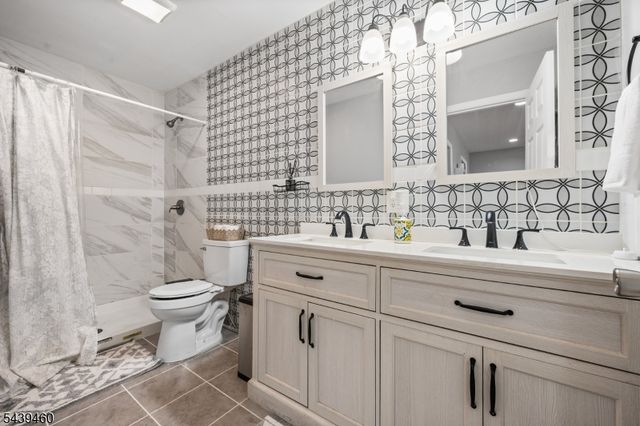 88 Leber Ave, Carteret Boro, NJ 07008