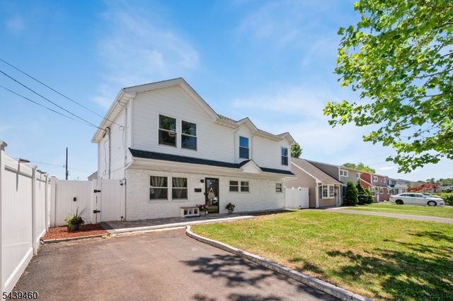 88 Leber Ave, Carteret Boro, NJ 07008