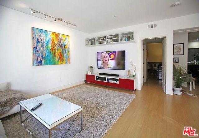 5232 Satsuma Avenue 202, North Hollywood, CA 91601