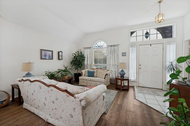 10009 White Lane, Irving, TX 75063