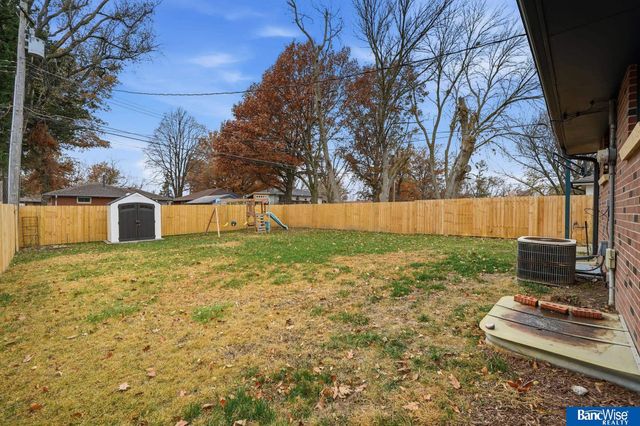 5445 Linden Street, Lincoln, NE 68516