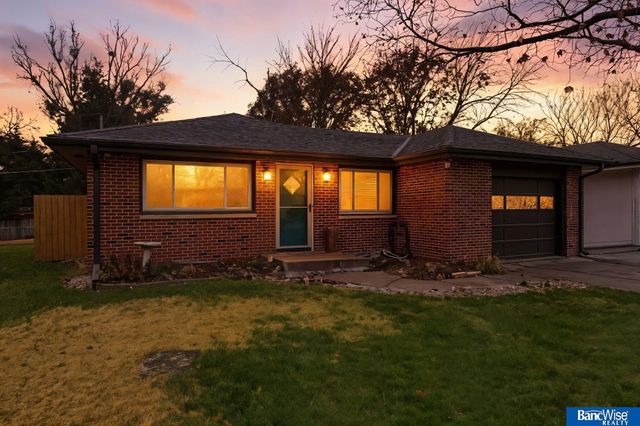 5445 Linden Street, Lincoln, NE 68516