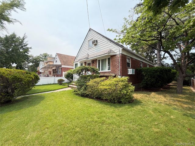 259-19 80th Avenue, Glen Oaks, NY 11004
