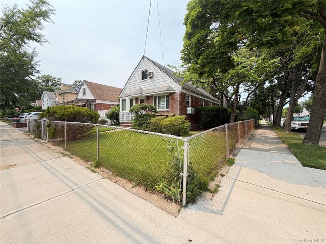 259-19 80th Avenue, Glen Oaks, NY 11004