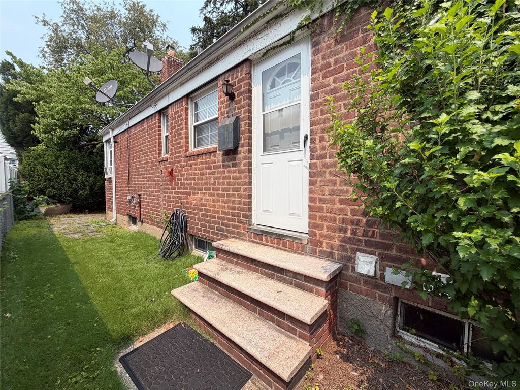 259-19 80th Avenue, Glen Oaks, NY 11004 — photo 5