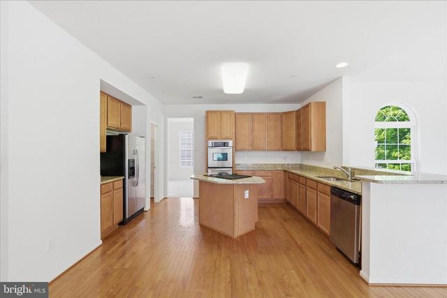 8114 HOLLY LN, Clinton, MD 20735