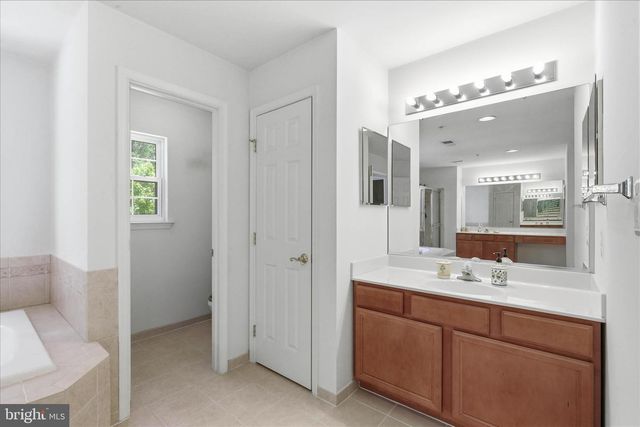 8114 HOLLY LN, Clinton, MD 20735