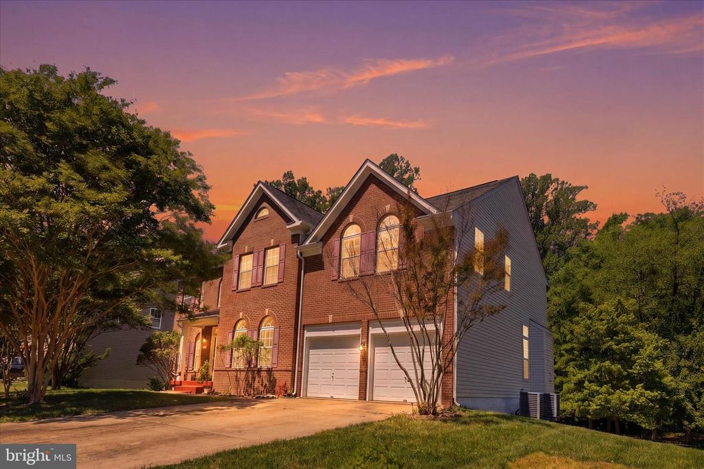 8114 HOLLY LN, Clinton, MD 20735