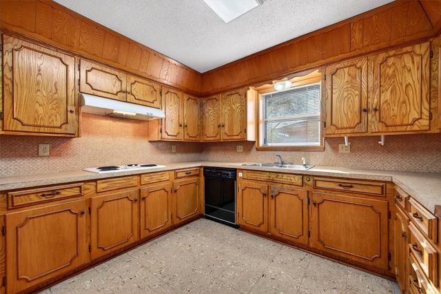 3213 Bordeaux Street, Sherman, TX 75090