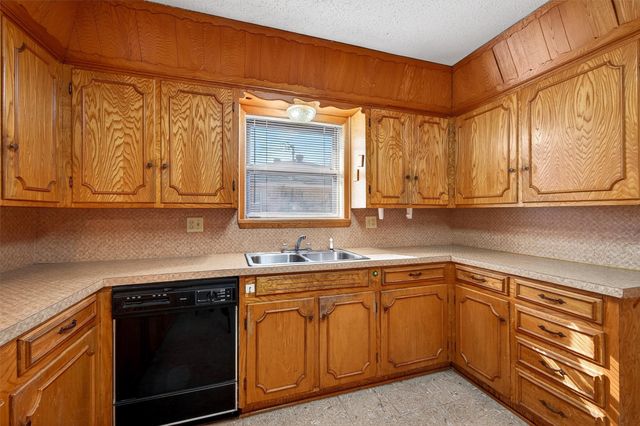 3213 Bordeaux Street, Sherman, TX 75090