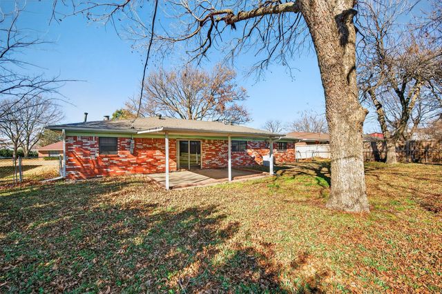 3213 Bordeaux Street, Sherman, TX 75090