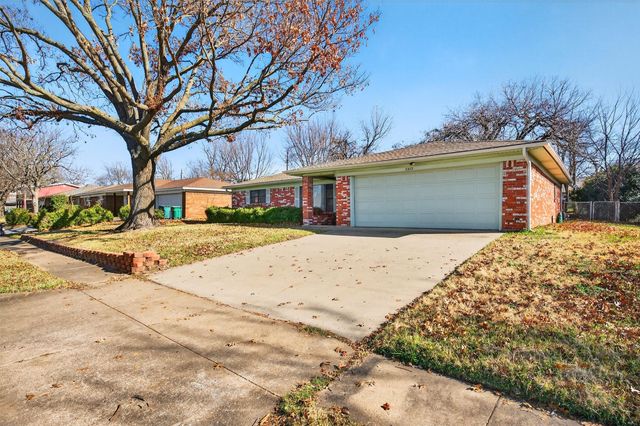 3213 Bordeaux Street, Sherman, TX 75090