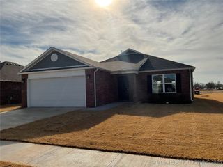 8408 E 161st Place S, Bixby, OK 74008